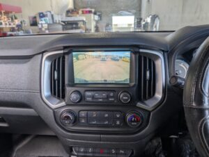 colorado reverse camera